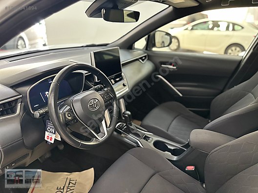 Vasıta / Arazi, SUV & Pickup / Toyota / Corolla Cross / 1.8 Hybrid / Passion