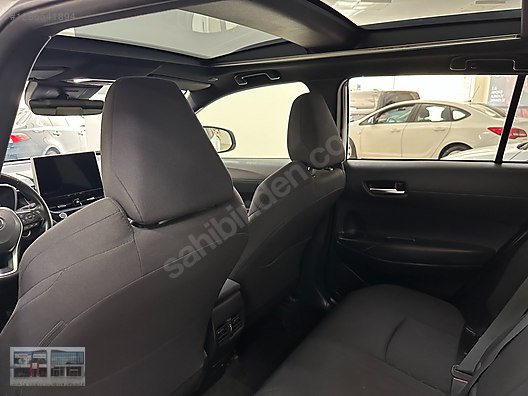Vasıta / Arazi, SUV & Pickup / Toyota / Corolla Cross / 1.8 Hybrid / Passion
