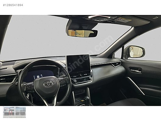 Vasıta / Arazi, SUV & Pickup / Toyota / Corolla Cross / 1.8 Hybrid / Passion