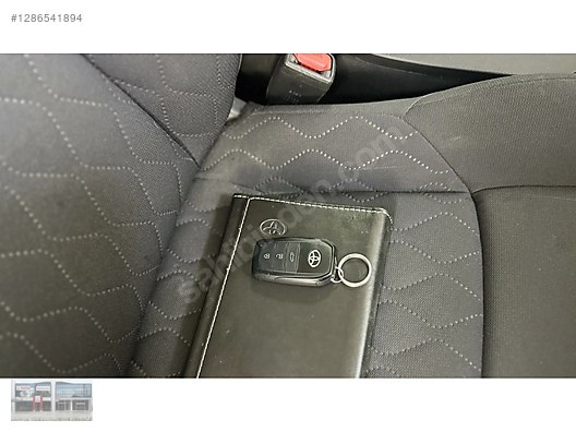 Vasıta / Arazi, SUV & Pickup / Toyota / Corolla Cross / 1.8 Hybrid / Passion