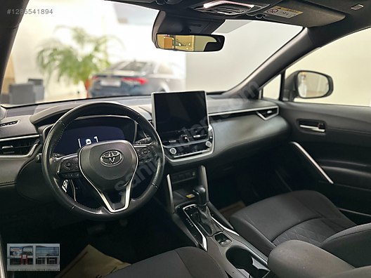 Vasıta / Arazi, SUV & Pickup / Toyota / Corolla Cross / 1.8 Hybrid / Passion