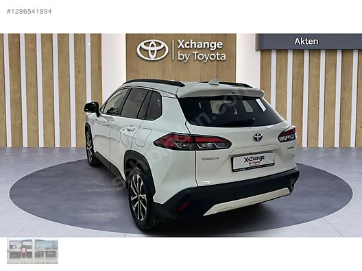 Vasıta / Arazi, SUV & Pickup / Toyota / Corolla Cross / 1.8 Hybrid / Passion