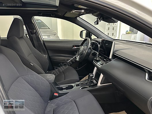 Vasıta / Arazi, SUV & Pickup / Toyota / Corolla Cross / 1.8 Hybrid / Passion