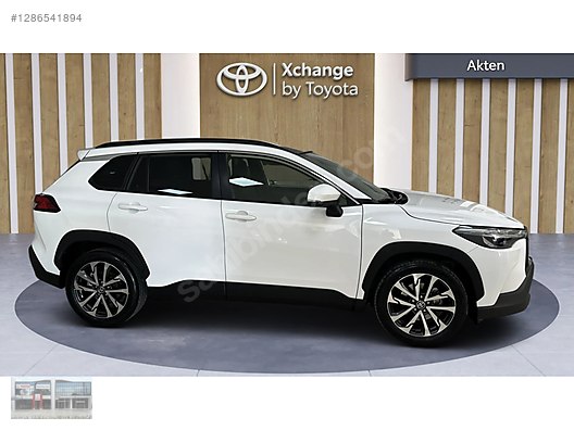 Vasıta / Arazi, SUV & Pickup / Toyota / Corolla Cross / 1.8 Hybrid / Passion