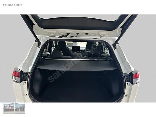 Vasıta / Arazi, SUV & Pickup / Toyota / Corolla Cross / 1.8 Hybrid / Passion