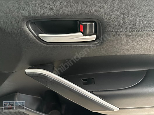 Vasıta / Arazi, SUV & Pickup / Toyota / Corolla Cross / 1.8 Hybrid / Passion