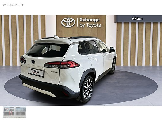 Vasıta / Arazi, SUV & Pickup / Toyota / Corolla Cross / 1.8 Hybrid / Passion