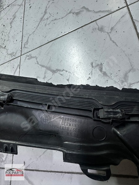 BMW 3 Serisi Ön Cam Izgarası