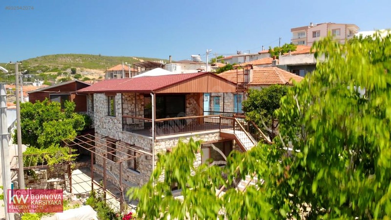 URLA ÖZBEK KÖYÜNDE TARİHİ TAŞ EV SATILIK Satılık Müstakil Ev İlanları