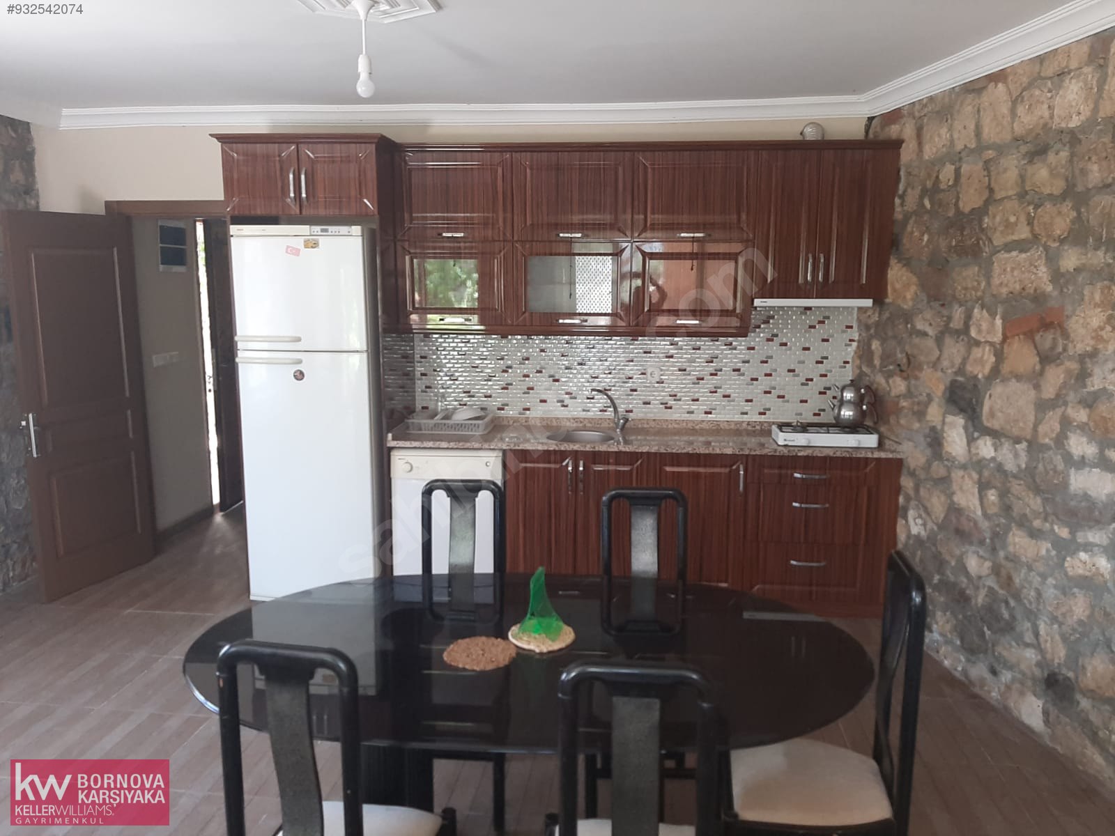 URLA ÖZBEK KÖYÜNDE TARİHİ TAŞ EV SATILIK Satılık Müstakil Ev İlanları