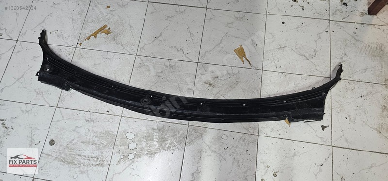 BMW X5 Ön Cam Izgarası