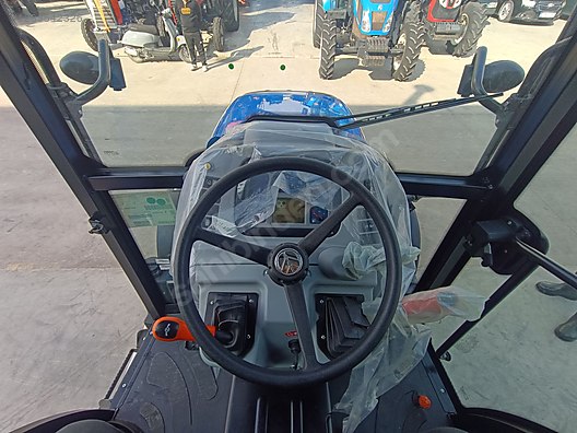 Machinery / Agricultural Machines / Tractors / New Holland / TT60 Classic