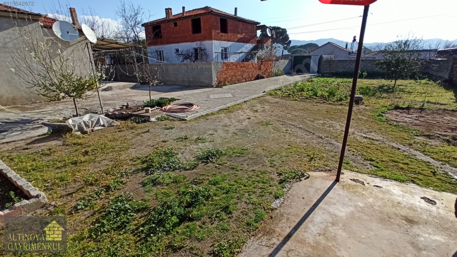 BÜYÜK BAHÇELİ MUSTAKİL EV Satılık Müstakil Ev İlanları