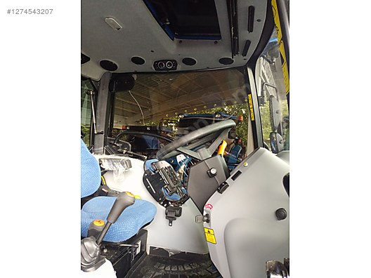 Machinery / Agricultural Machines / Tractors / New Holland / T4.70S