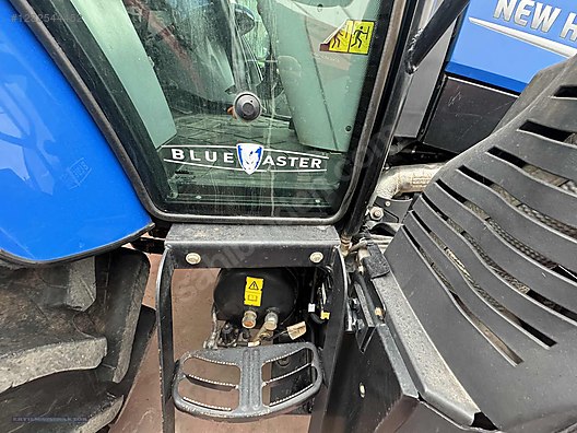 Machinery / Agricultural Machines / Tractors / New Holland / TD5.110