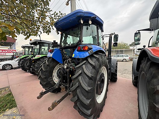 Machinery / Agricultural Machines / Tractors / New Holland / TD5.110