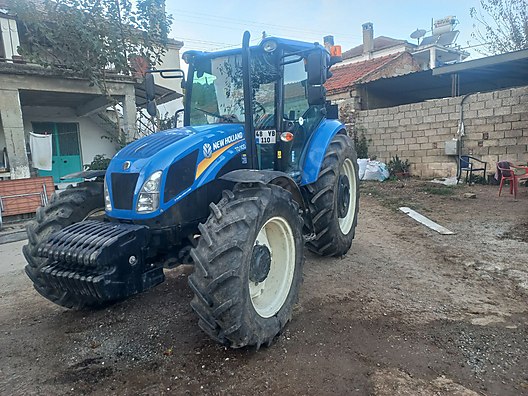 Machinery / Agricultural Machines / Tractors / New Holland / TD110D