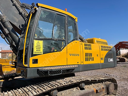 Machinery / Heavy Equipment / For Sale / Excavators / Volvo