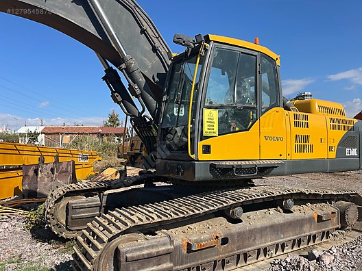 Machinery / Heavy Equipment / For Sale / Excavators / Volvo