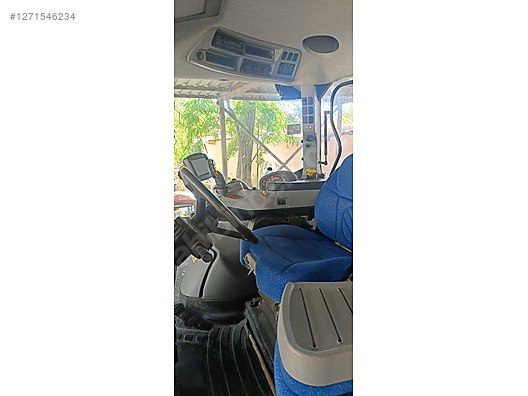 Machinery / Agricultural Machines / Tractors / New Holland / T6.160