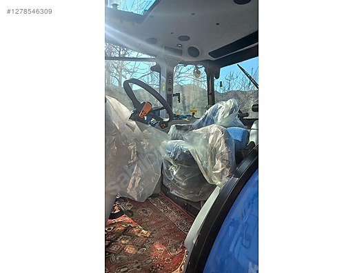 Machinery / Agricultural Machines / Tractors / New Holland / TR5.90