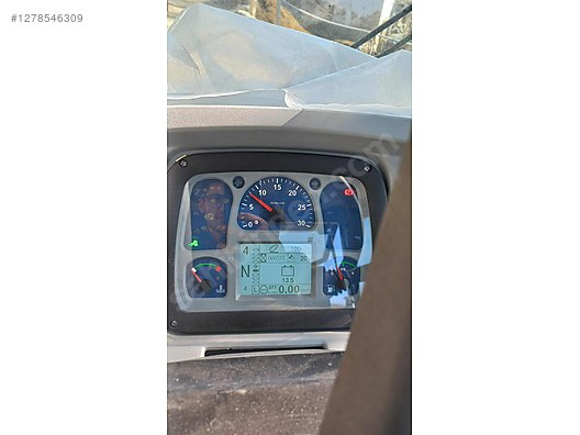 Machinery / Agricultural Machines / Tractors / New Holland / TR5.90