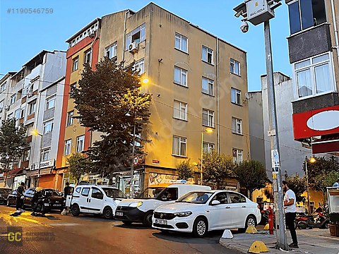 Halide Edip'te Ana Cadde Üzeri Köşe Komple Bina