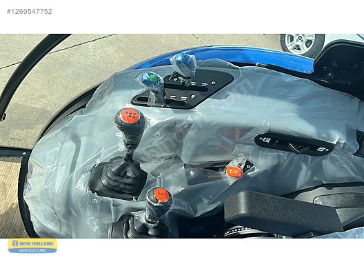 Machinery / Agricultural Machines / Tractors / New Holland / T4.60S