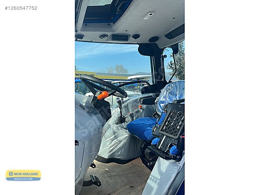 Machinery / Agricultural Machines / Tractors / New Holland / T4.60S