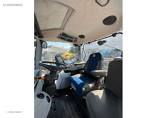 Machinery / Agricultural Machines / Tractors / New Holland / T7.270