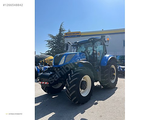 Machinery / Agricultural Machines / Tractors / New Holland / T7.270