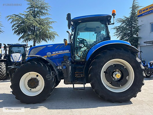 Machinery / Agricultural Machines / Tractors / New Holland / T7.270