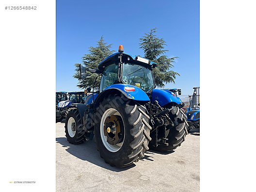 Machinery / Agricultural Machines / Tractors / New Holland / T7.270