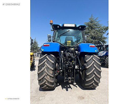 Machinery / Agricultural Machines / Tractors / New Holland / T7.270