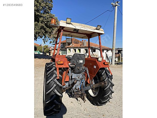 Machinery / Agricultural Machines / Tractors / New Holland / 54C