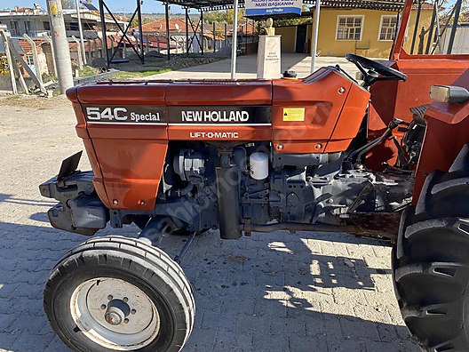 Machinery / Agricultural Machines / Tractors / New Holland / 54C