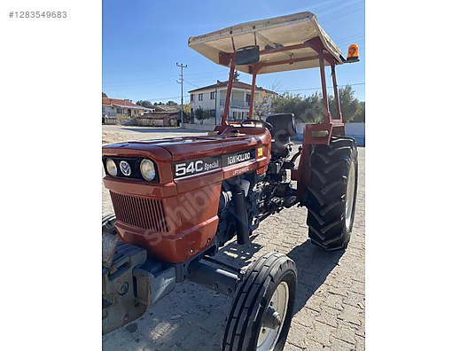 Machinery / Agricultural Machines / Tractors / New Holland / 54C