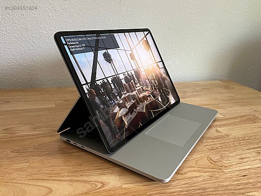 Microsoft / Surface Laptop Studio 2 - i7 13th RTX4060 64GB RAM 2TB