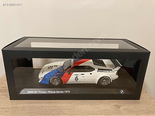 Minichamps Diecast Model 1:18 BMW Araba - 1318551311
