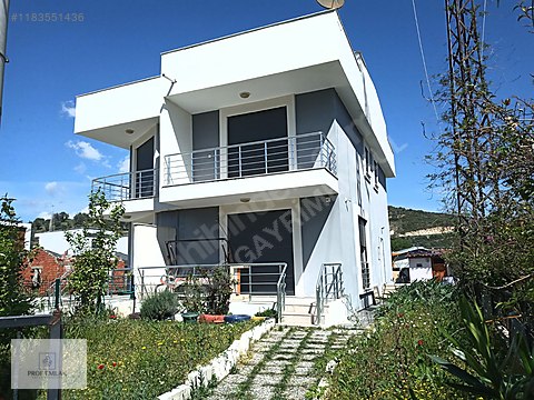 hayal-n-zdek-ege-kasabasi-balikliova-da-v-llaniz-sat-l-k-villa