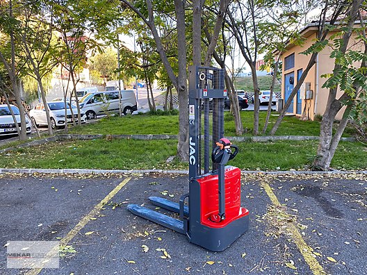 Machinery / Industrial / Carrying & Stacking Equipment / Stacking Machines