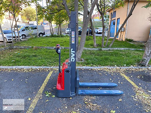 Machinery / Industrial / Carrying & Stacking Equipment / Stacking Machines