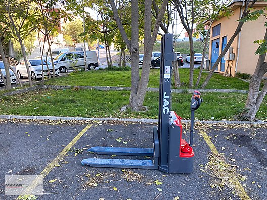 Machinery / Industrial / Carrying & Stacking Equipment / Stacking Machines