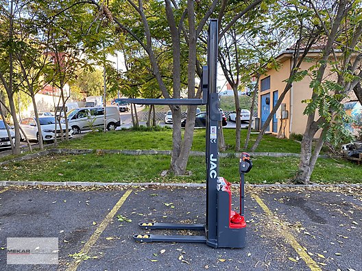 Machinery / Industrial / Carrying & Stacking Equipment / Stacking Machines