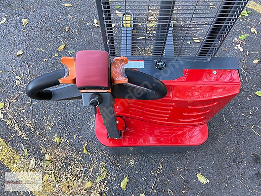 Machinery / Industrial / Carrying & Stacking Equipment / Stacking Machines