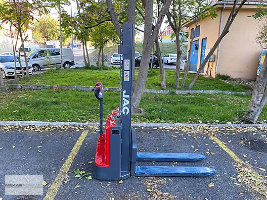 Machinery / Industrial / Carrying & Stacking Equipment / Stacking Machines