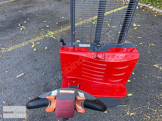 Machinery / Industrial / Carrying & Stacking Equipment / Stacking Machines