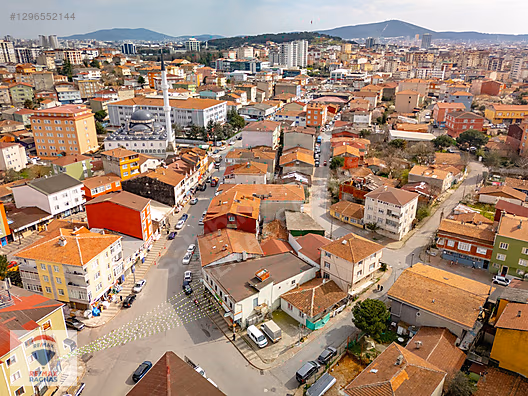 Ümraniye'de Adem Yavuz G.M.Kemal Caddesi 700 m² Komple Satılık