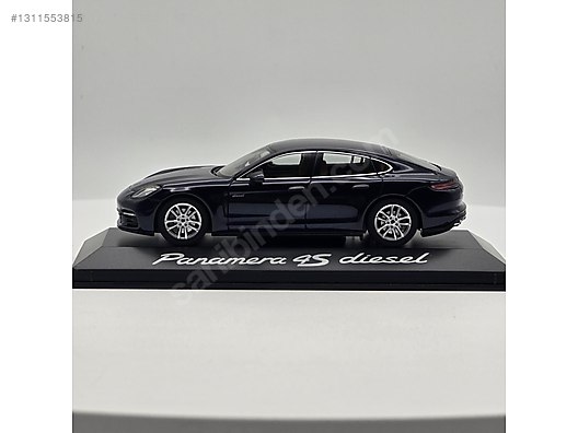 Minichamps Diecast Model 1:43 Porsche Araba - 1311553815