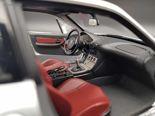 UT Models Diecast Model 1:18 BMW Araba - 1285553922